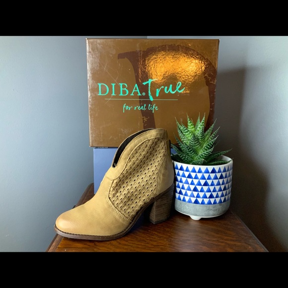 Diba True Booties - Picture 2 of 3